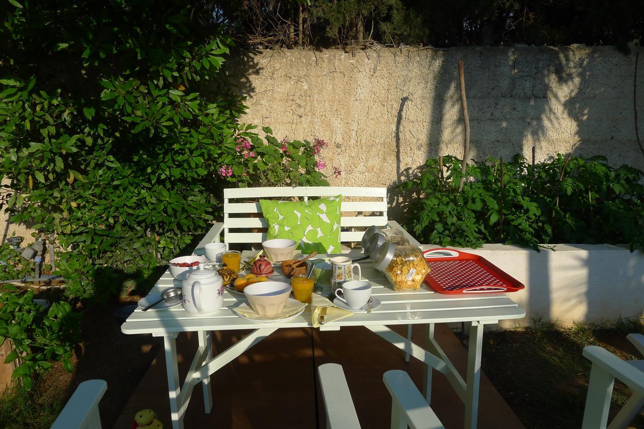 St. Thomas Bed And Breakfast Paianía Buitenkant foto